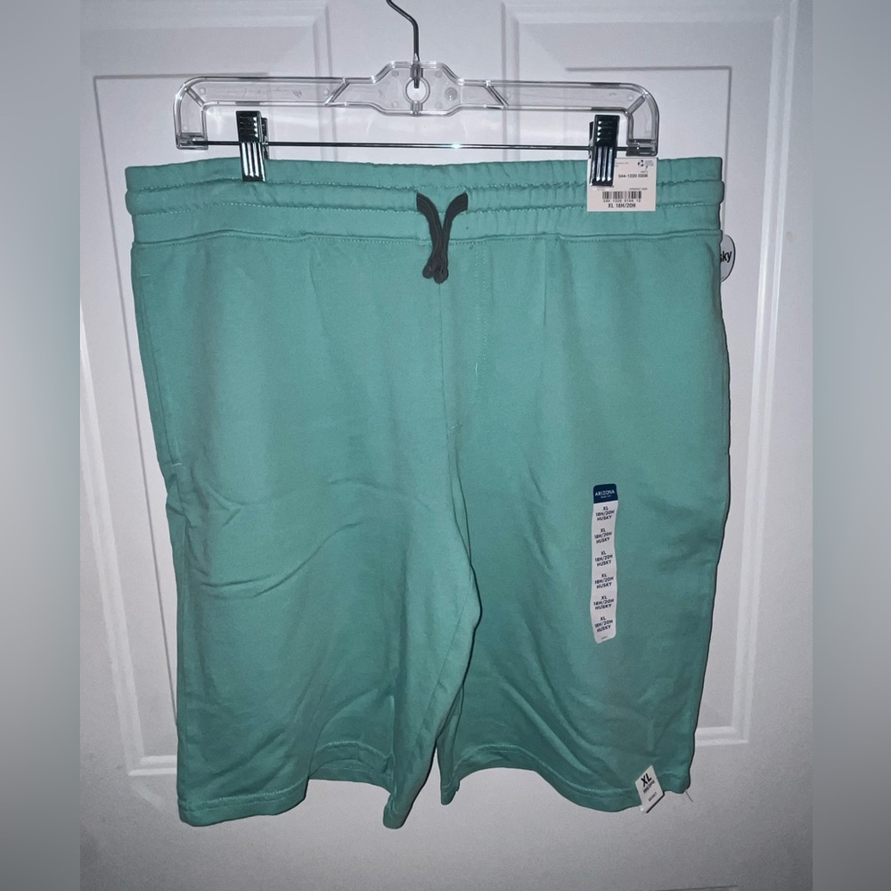 NWT Arizona Husky Boy’s Jogger Shorts - Sz XL (18/20H)